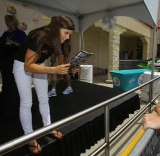 Danica Patrick feet photo thumbnail
