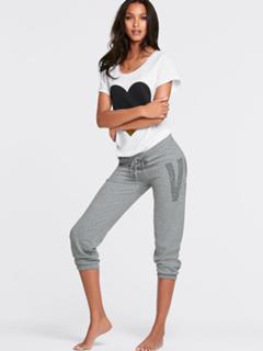 Lais Ribeiro feet photo thumbnail