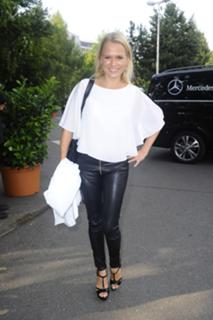 Nova Meierhenrich feet photo thumbnail