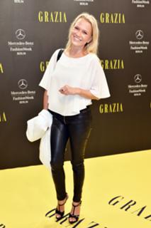Nova Meierhenrich feet photo thumbnail