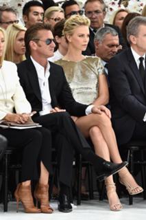 Charlize Theron feet photo thumbnail