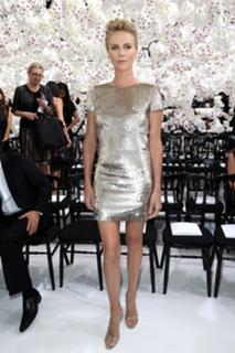 Charlize Theron feet photo thumbnail