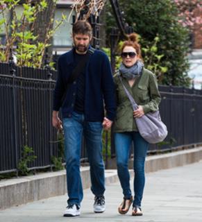 Julianne Moore feet photo thumbnail