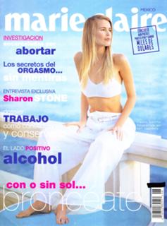 Claudia Schiffer feet photo thumbnail