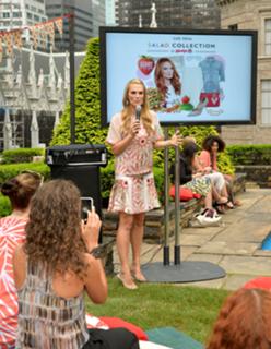 Molly Sims feet photo thumbnail