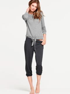 Behati Prinsloo feet photo thumbnail