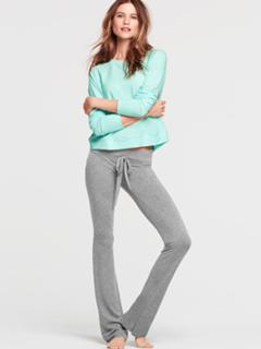 Behati Prinsloo feet photo thumbnail