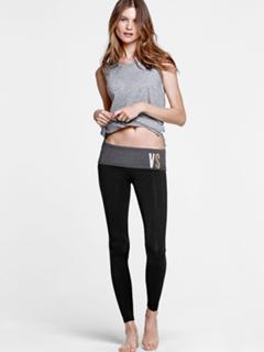 Behati Prinsloo feet photo thumbnail