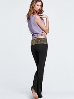 Behati Prinsloo feet photo thumbnail