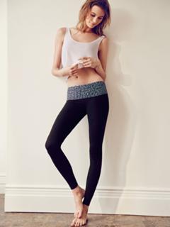 Behati Prinsloo feet photo thumbnail
