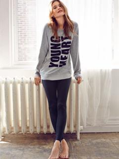 Behati Prinsloo feet photo thumbnail