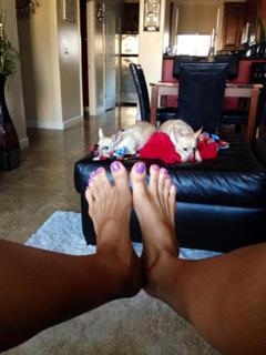 Emma Lovett feet photo thumbnail