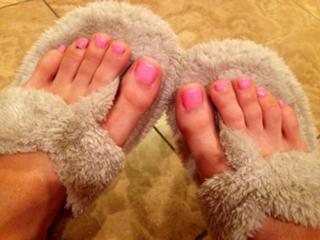 Emma Lovett feet photo thumbnail