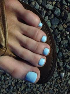 Emma Lovett feet photo thumbnail