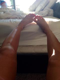 Emma Lovett feet photo thumbnail