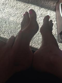 Emma Lovett feet photo thumbnail