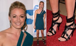Cat Deeley feet photo thumbnail