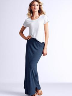 Martha Hunt feet photo thumbnail