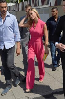 Bar Refaeli feet photo thumbnail