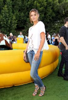 Aly Michalka feet photo thumbnail
