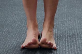 Adriene Mishler feet photo thumbnail