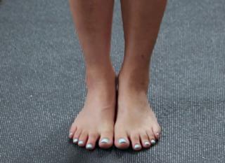 Adriene Mishler feet photo thumbnail