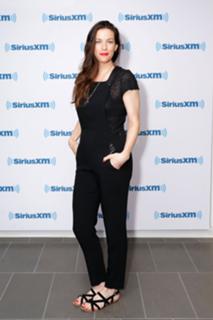 Liv Tyler feet photo thumbnail