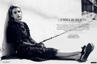 Emma Roberts feet photo thumbnail
