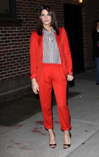 Ashley Greene feet photo thumbnail