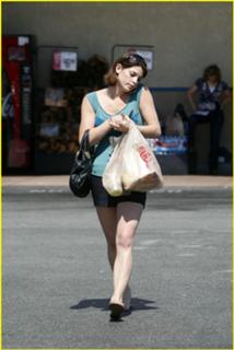 Ashley Greene feet photo thumbnail