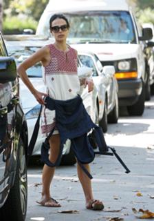 Jordana Brewster feet photo thumbnail