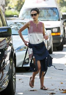Jordana Brewster feet photo thumbnail