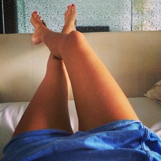 Alessia Marcuzzi feet photo thumbnail