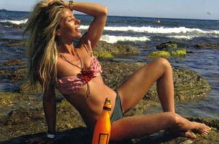 Adriane Galisteu feet photo thumbnail