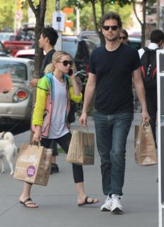 Ashley Olsen feet photo thumbnail