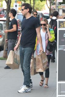 Ashley Olsen feet photo thumbnail