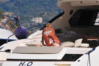 Pinar Altug feet photo thumbnail