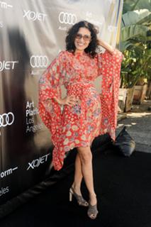 Lisa Edelstein feet photo thumbnail