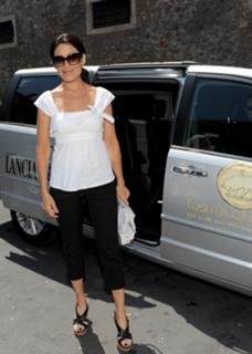 Lisa Edelstein feet photo thumbnail