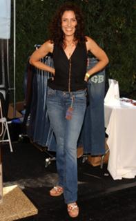 Lisa Edelstein feet photo thumbnail