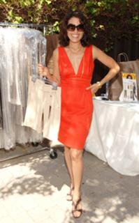 Lisa Edelstein feet photo thumbnail