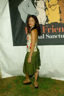 Lisa Edelstein feet photo thumbnail