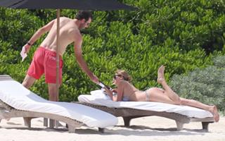 Kate Upton feet photo thumbnail