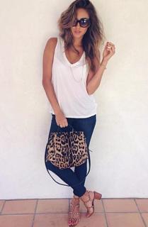 Shay Mitchell feet photo thumbnail