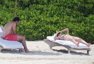 Kate Upton feet photo thumbnail