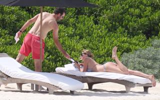 Kate Upton feet photo thumbnail
