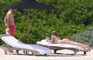 Kate Upton feet photo thumbnail