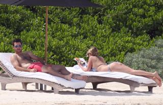 Kate Upton feet photo thumbnail