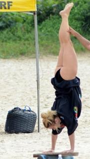 Carolina Dieckmann feet photo thumbnail