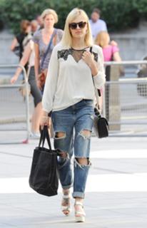 Fearne Cotton feet photo thumbnail